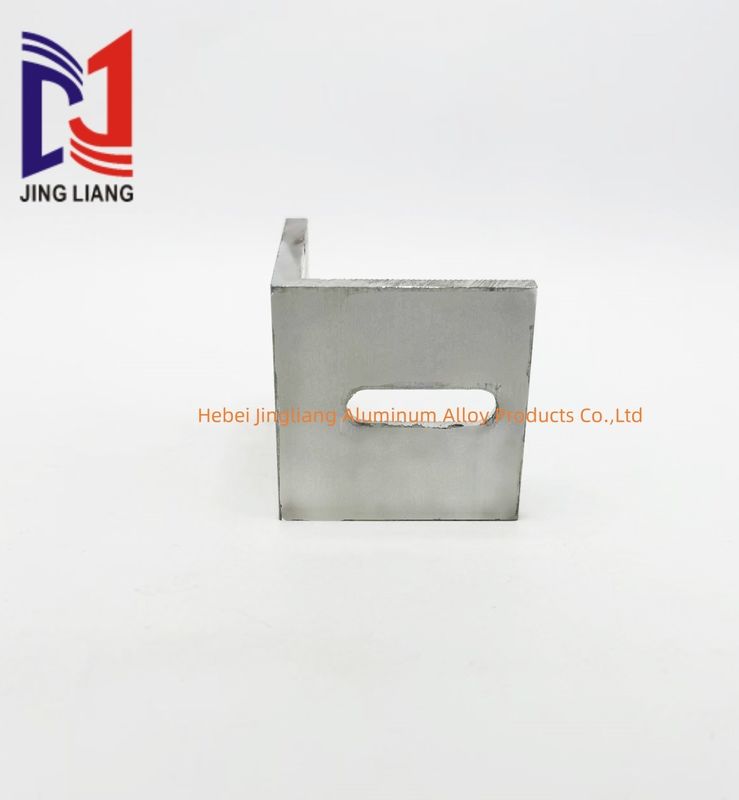 Escuadra de ángulo de aluminio 50*50*5mm para sistema de soporte de revestimiento, alta calidad, personalizada